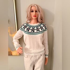 NWT Women's Crewneck Holly Sweater